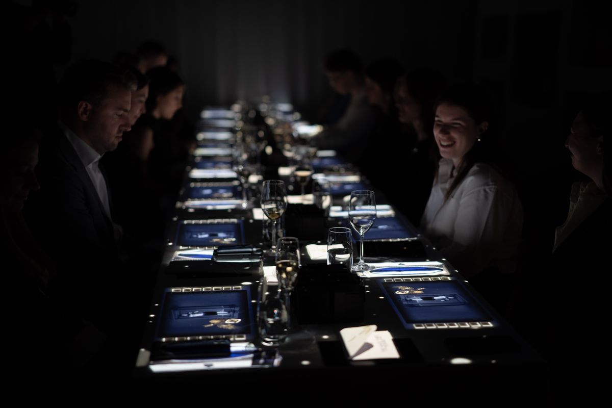 The Magic Table Cologne — intimate candlelit dining in the grand Hilton ballroom
