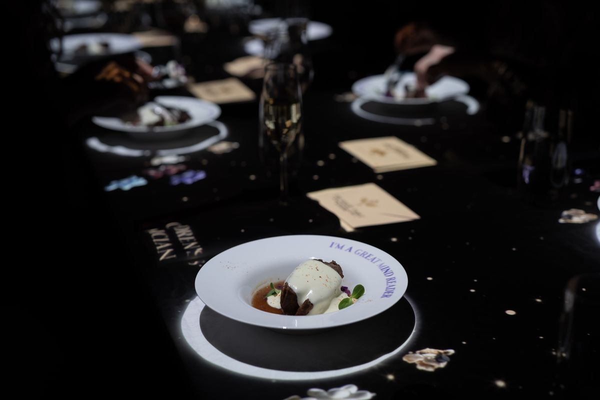The Magic Table Cologne — interactive table projections bringing the story to life