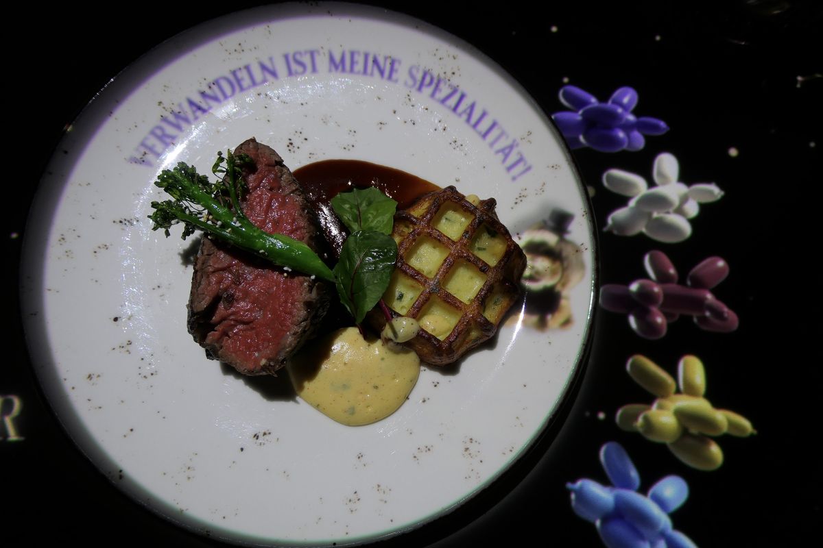 The Magic Table Düsseldorf - Immersive dining atmosphere